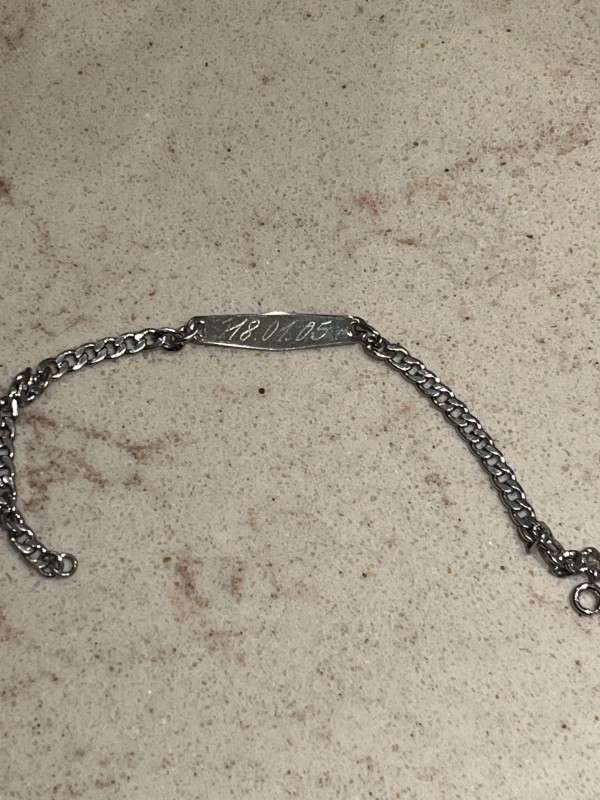 Bracelet avec dates inscrites
