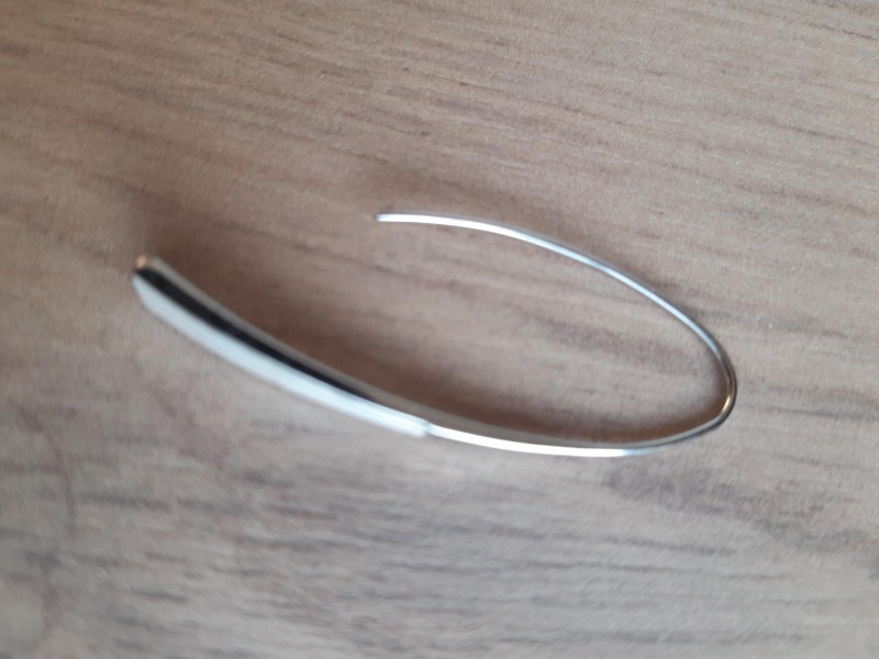 Perdue boucle d'oreille argent et nacre perdue à Noyal Châtillon
