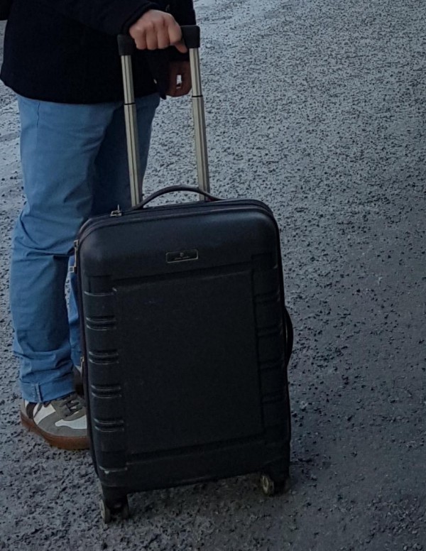 Valise grise quartier Claret