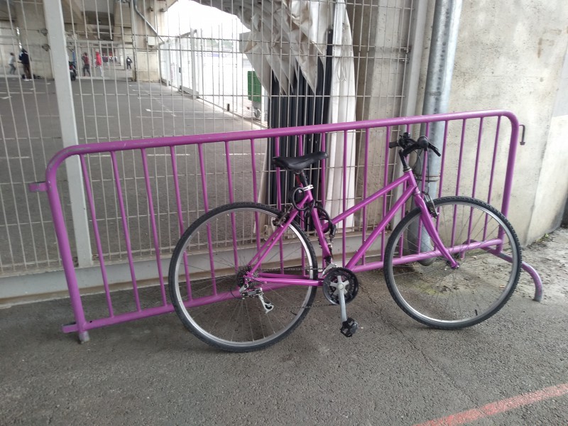 Vélo violet rose