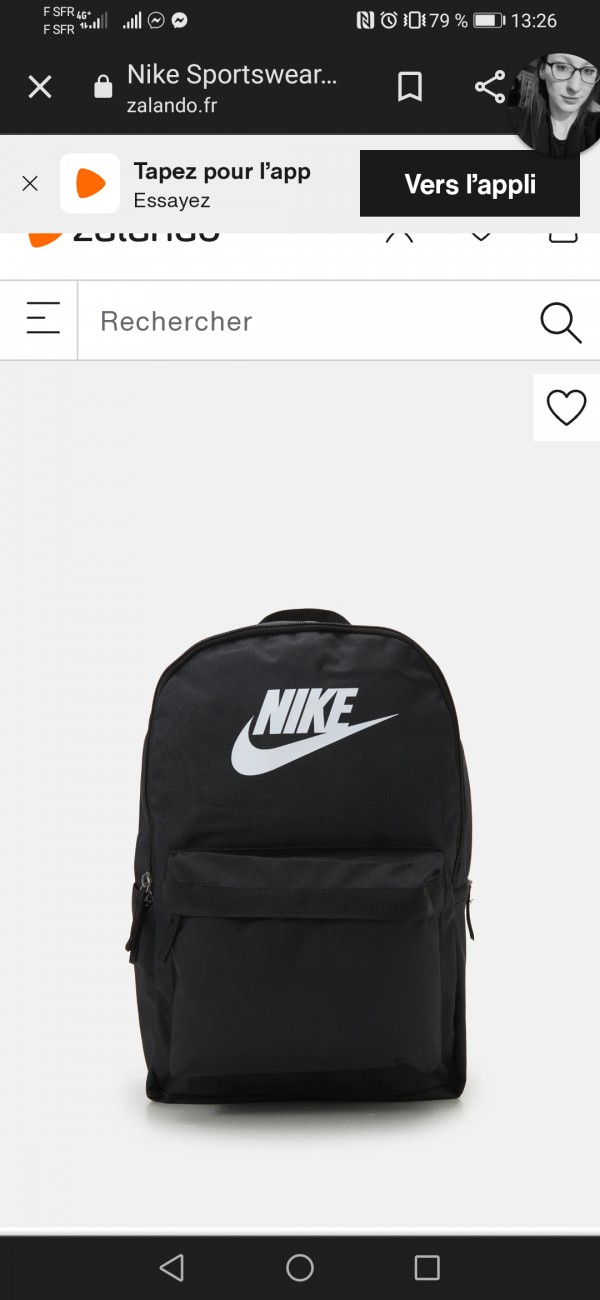 Sac à dos noire et blanc Nike perdu métro de Paris Austerlitz à Paris gare du nord