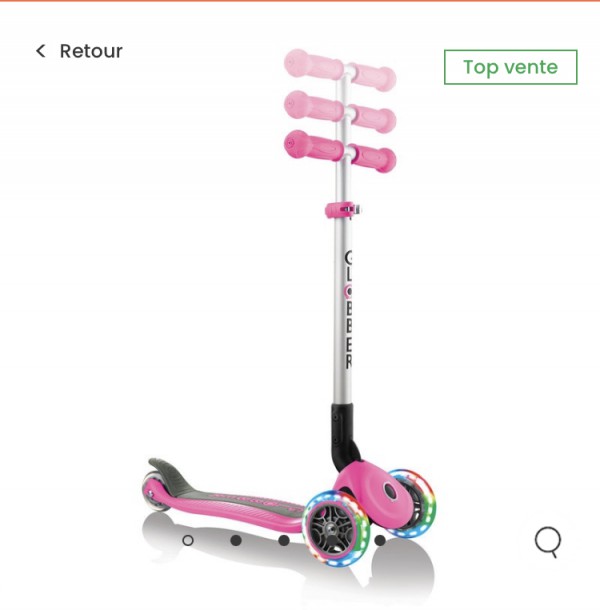 Une trottinette rose