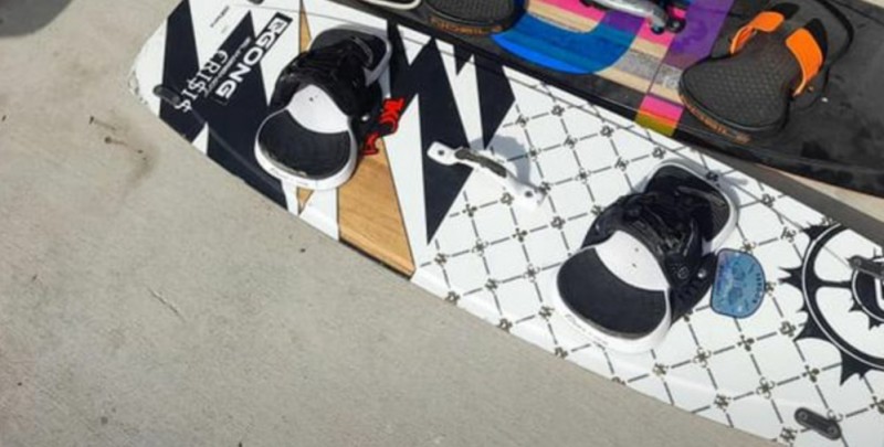 Planche kitesurf blanche