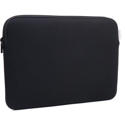 Mac book air dans une housse noire