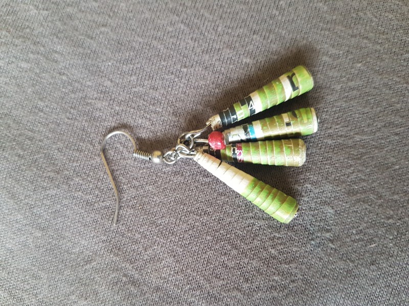 1 boucle d'oreille fantaisie