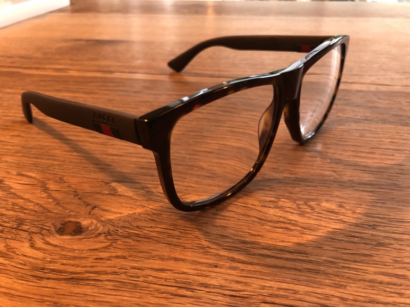 Perdues lunettes de vue homme noires Gucci