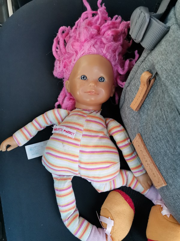 Doudou/poupée trouvée sur plage Quiberon le 2 mai
