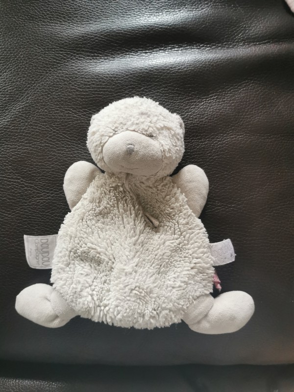 Doudou ours blanc perdu à clichy