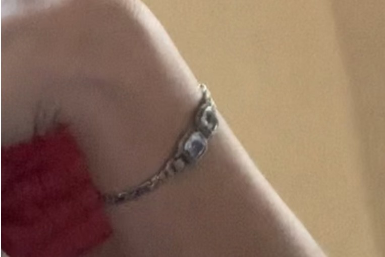 Bijoux bracelet argent paris 9ème , rue Ou Gare saint lazare.