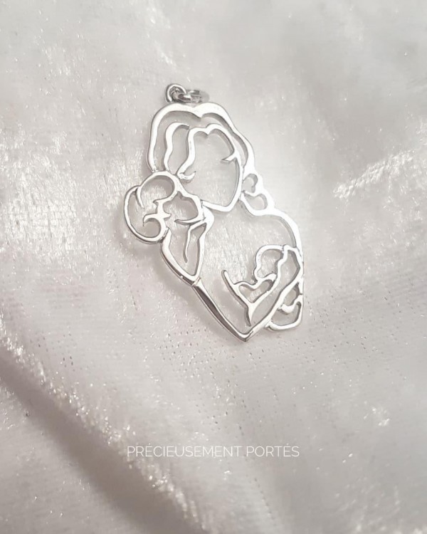 Pendentif maman et enfants à Tours