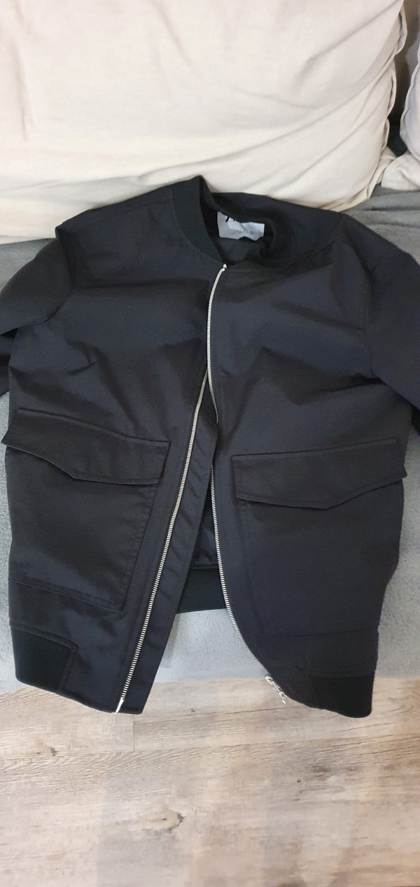 Perdu veste Zara avec clés de voiture et carte grise a Périgueux.
