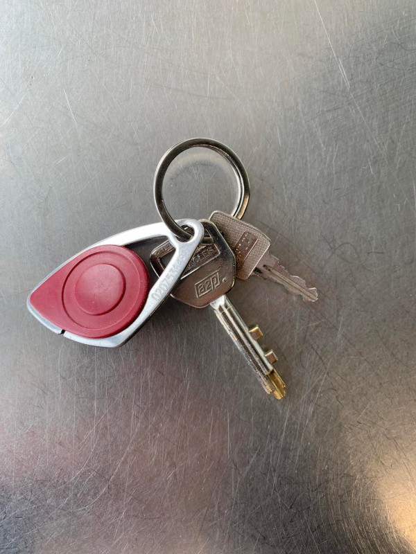 Clefs avec badge rouge