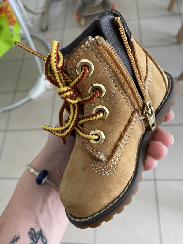 Perdu chaussure timberland bébé marron
