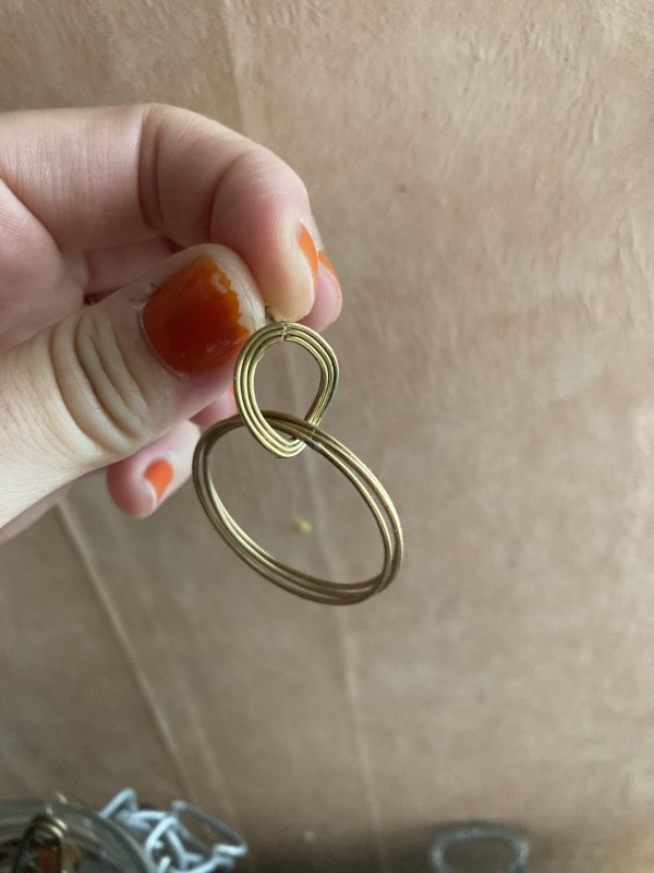 Perdu boucle oreille dorée
