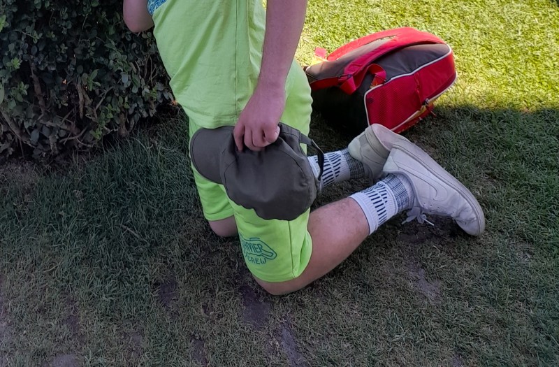 Une casquette kaki