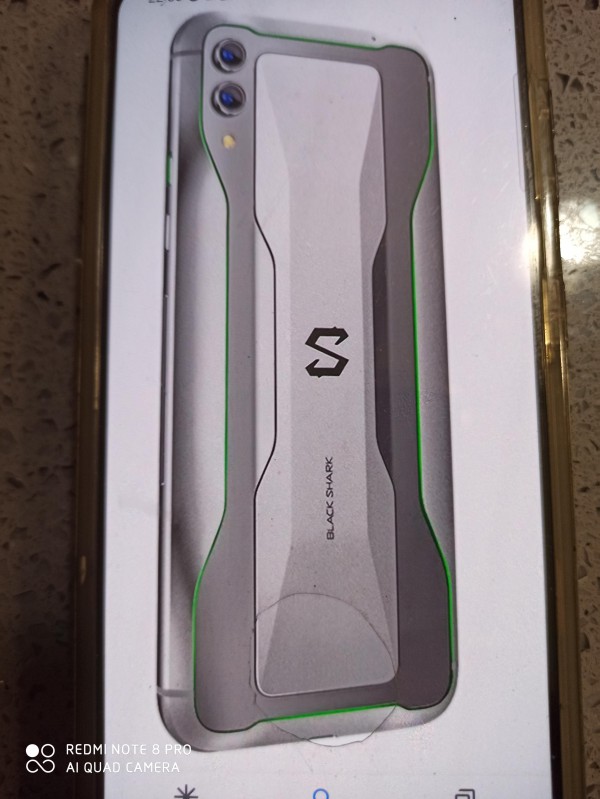 Perdu smartphone black shark gris. À proximité du restaurant pizza gourmande avenue de l'Europe à moncel les Lunéville.