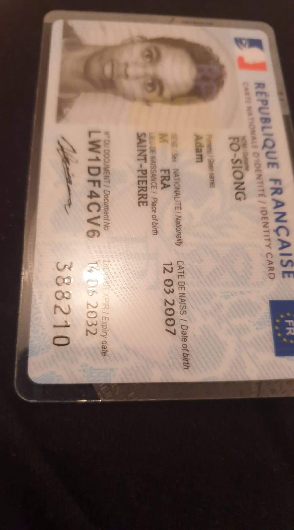 Perdu porte-monnaie contenant carte d’identité(Nom: [nom masqué], 180 € et carte fidélité. secteur ravine des cabris, rue ligne cambrai,Saint-Pierre la Réunion