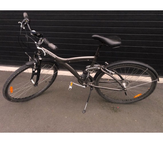 Vélo B -Twin gris gravé