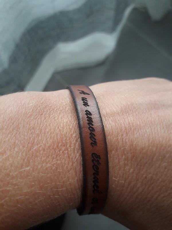 bracelet cuir marron inion "a un amour éternel et indéfectible"