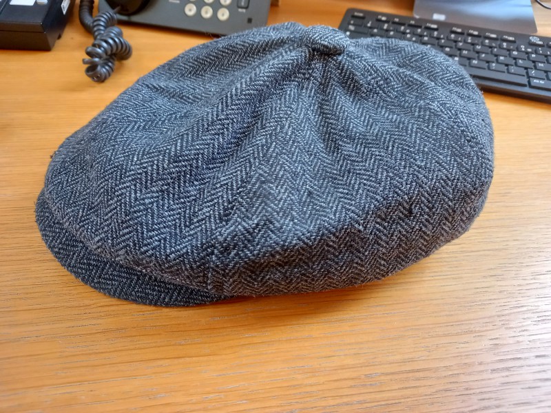 Casquette à l'ancienne trouvée métro 13 Porte de Vanves Paris