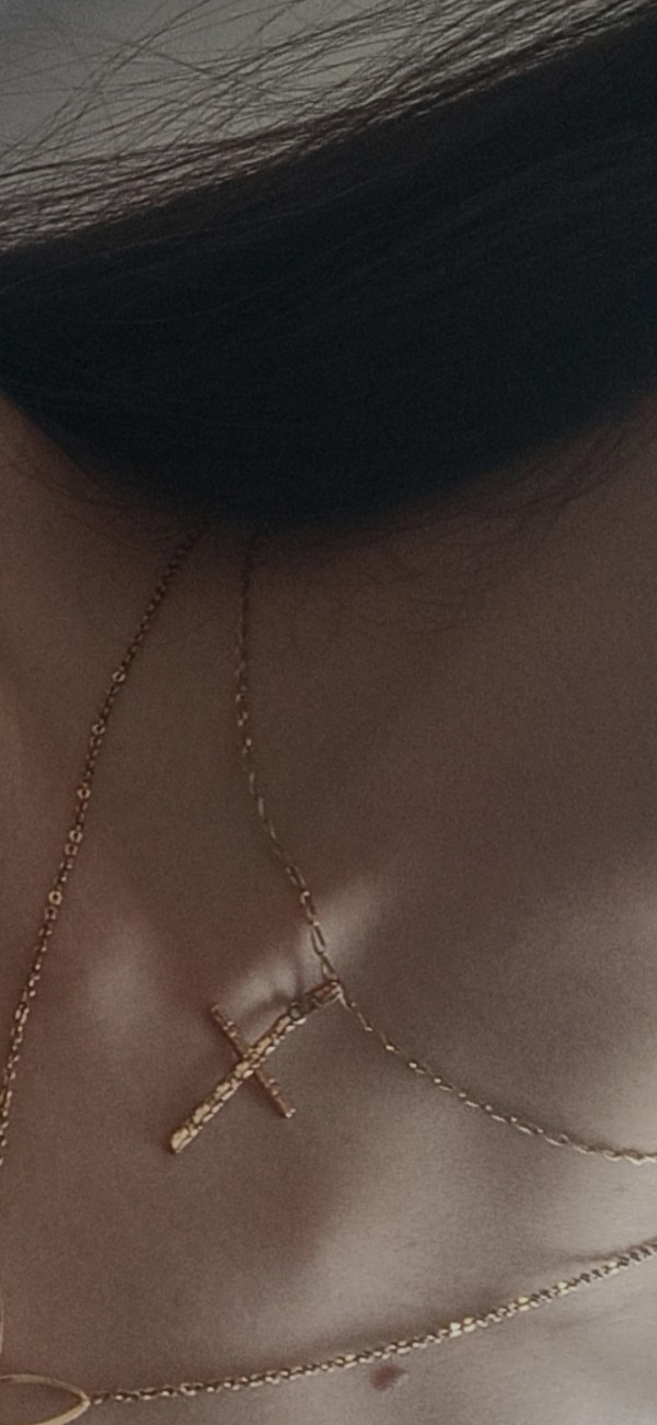 Collier avec une croix