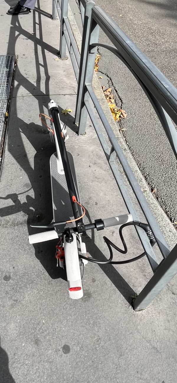 Trottinette électrique blanche, Xiaomi mi scooter 3