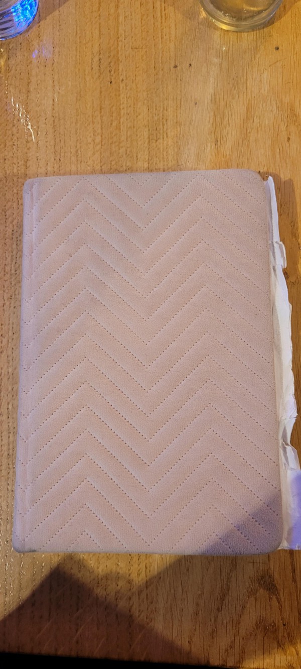 Un carnet de note rose