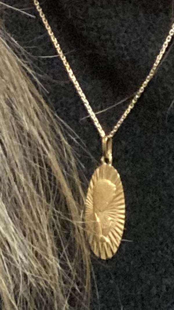 MEDAILLE DE COMMUNION ET CHAINE EN OR JAUNE
