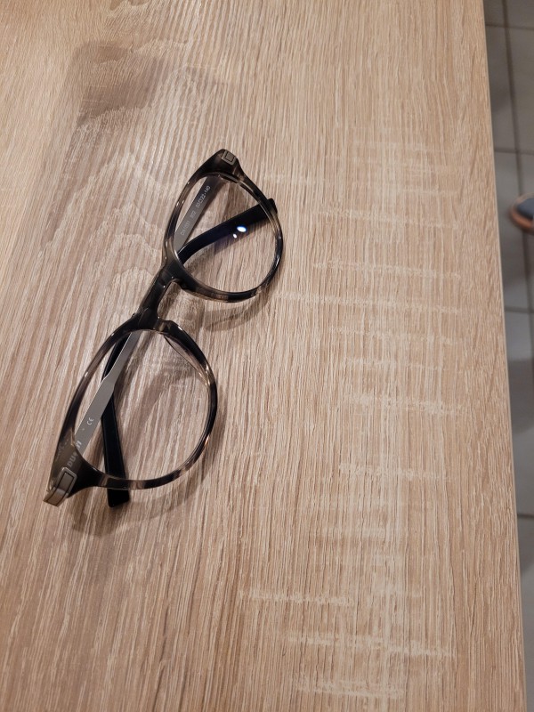 Lunettes de vue progressives, étui souple