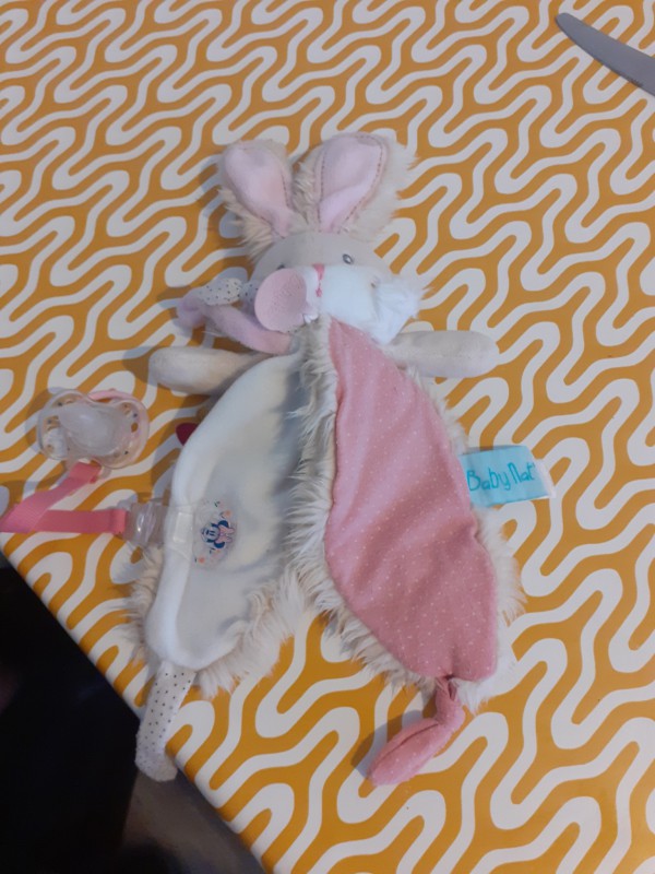 Doudou lapin BABYNAT trouvé rose arrêt CONGO saint-herblain