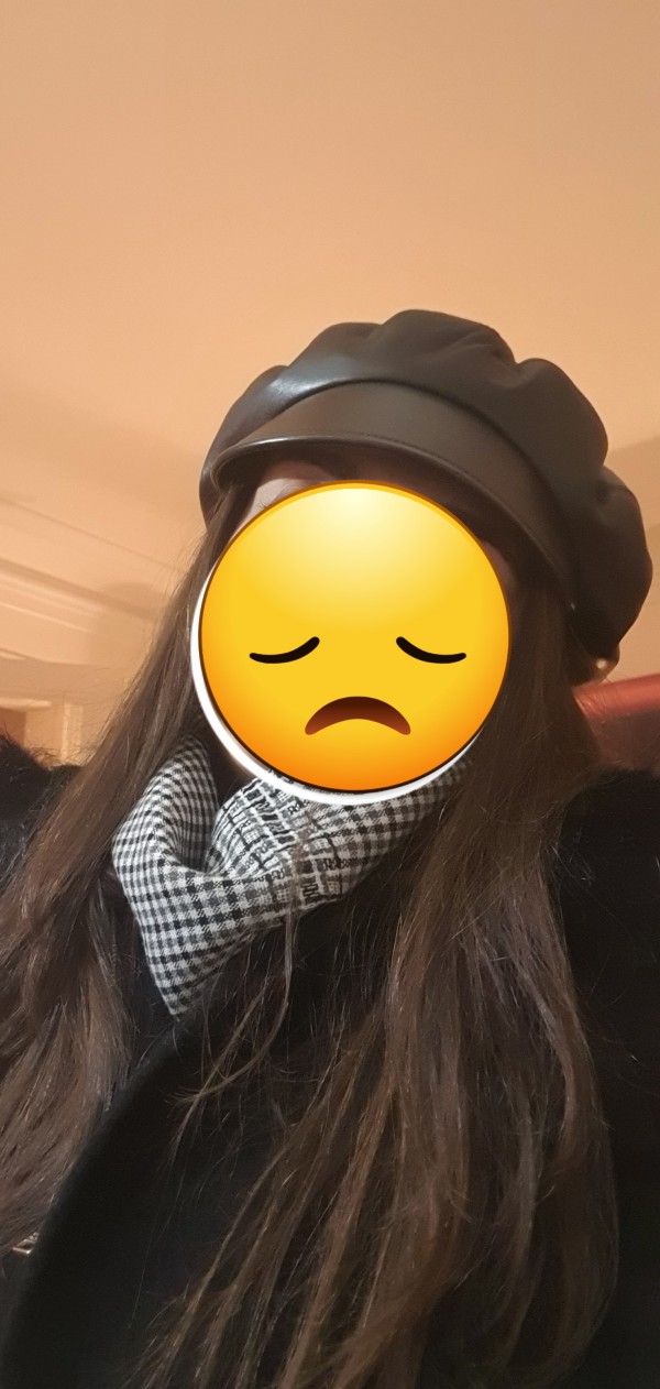 Perdu beret noir en cuir