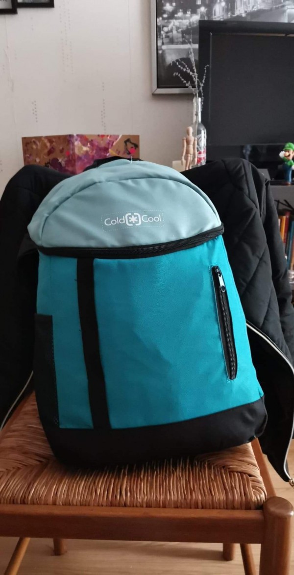 Cherche mon sac à dos et main avec les affaires
