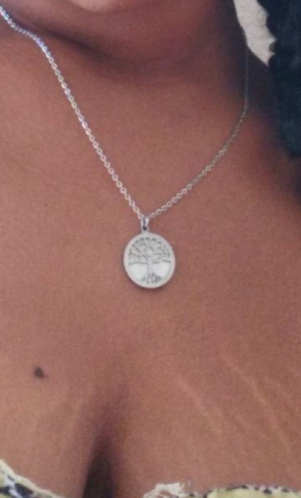 Collier perdu dans le PHOTOMATON du super U a bernolsheim