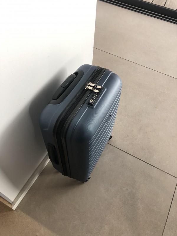 Valise bleue trouvée train Paris Marseille