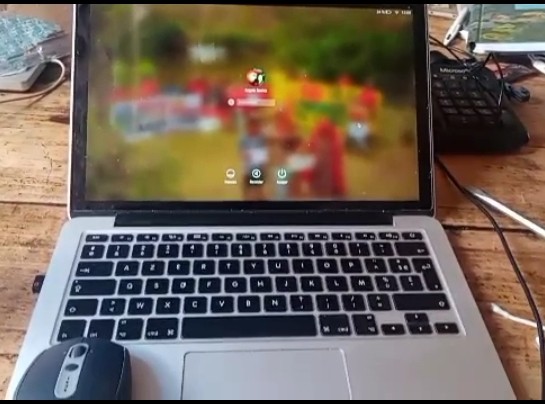 Sac à dos avec mac book pro et disque dur, Pantin