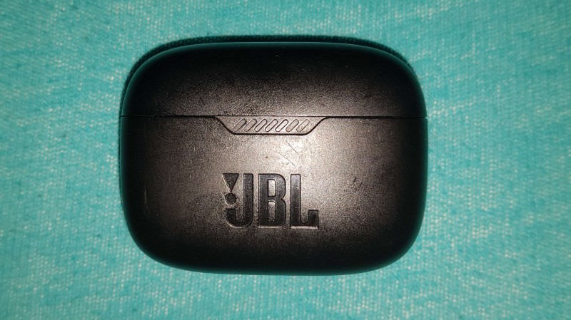 Boitier noir écouteurs sans fil JBL