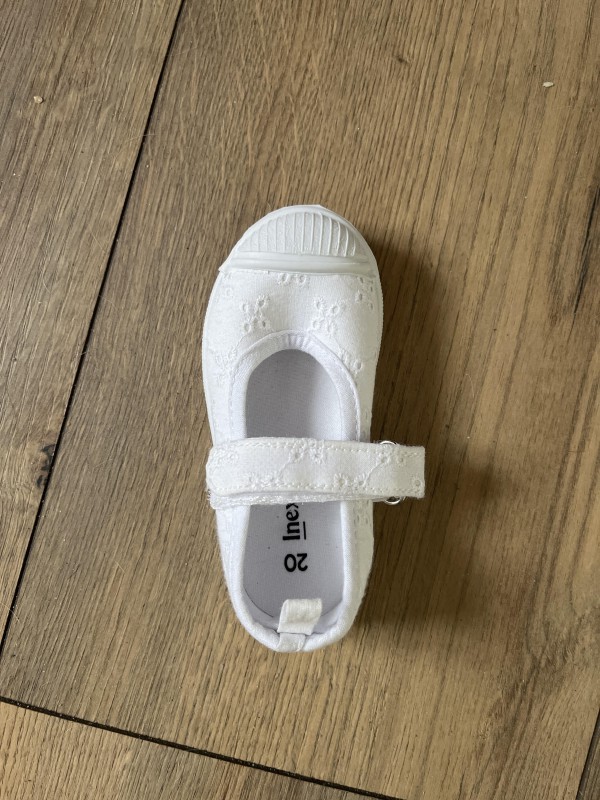 Chaussure bébé blanche