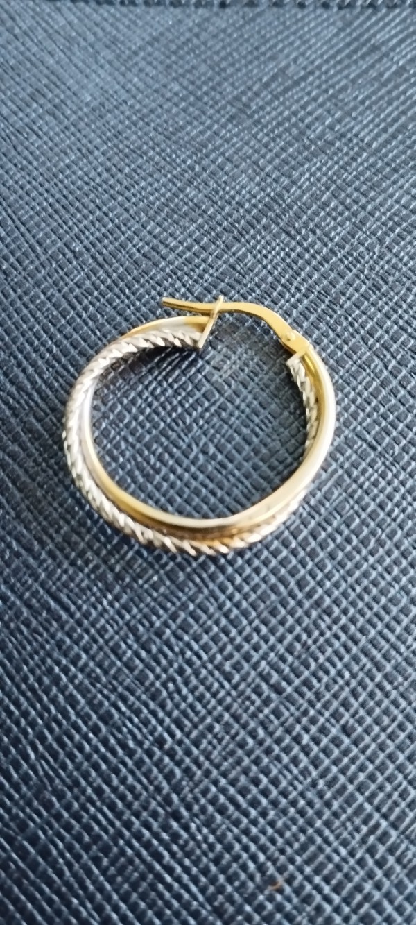 Boucle d'oreille en or type créole