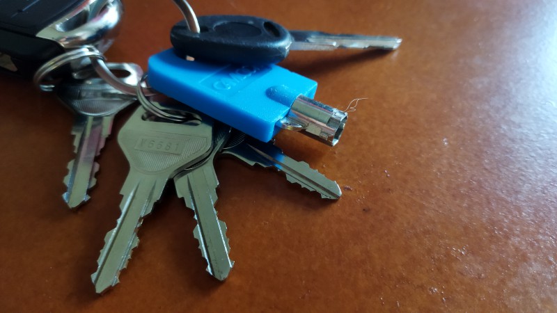 Perdu trousseau de clefs avec clé FIAT simple