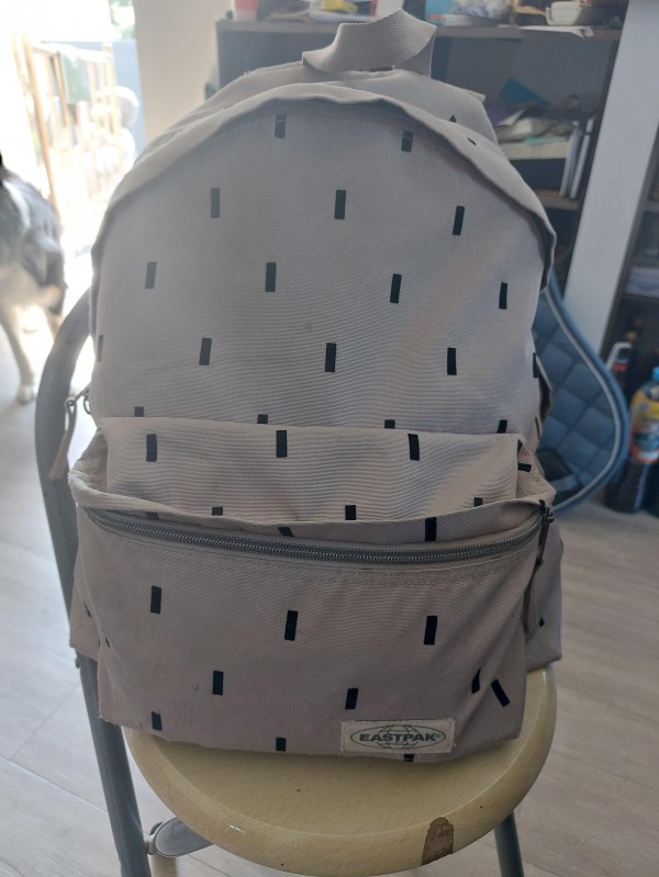 Sac à doc eastpak trouvé dans mon jardin