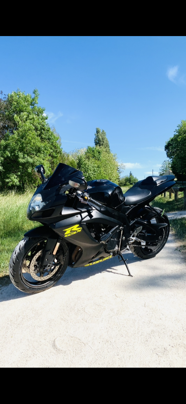 GSXR 750 Noir volé à Viry Chatillon
