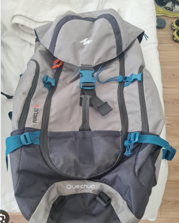 Perdu Sac de randonnée Quechua (Forclaz) 40 litres gris