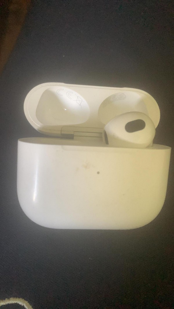 Air POD gauche