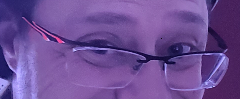 lunette de vue dans un étui noir