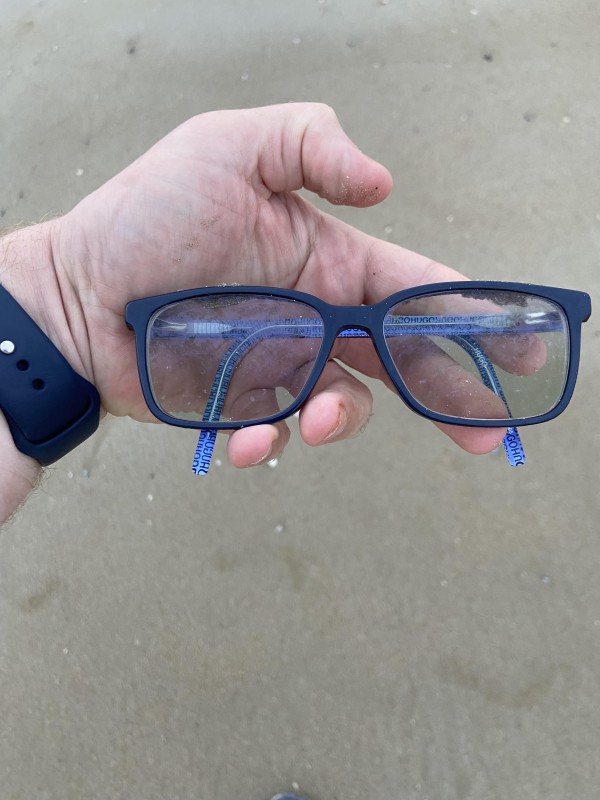 Lunettes de vue Hugo Boss - Plage de Ouistream.