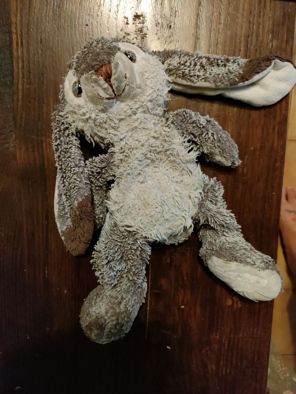 Doudou lapin gris étiquette "jules"