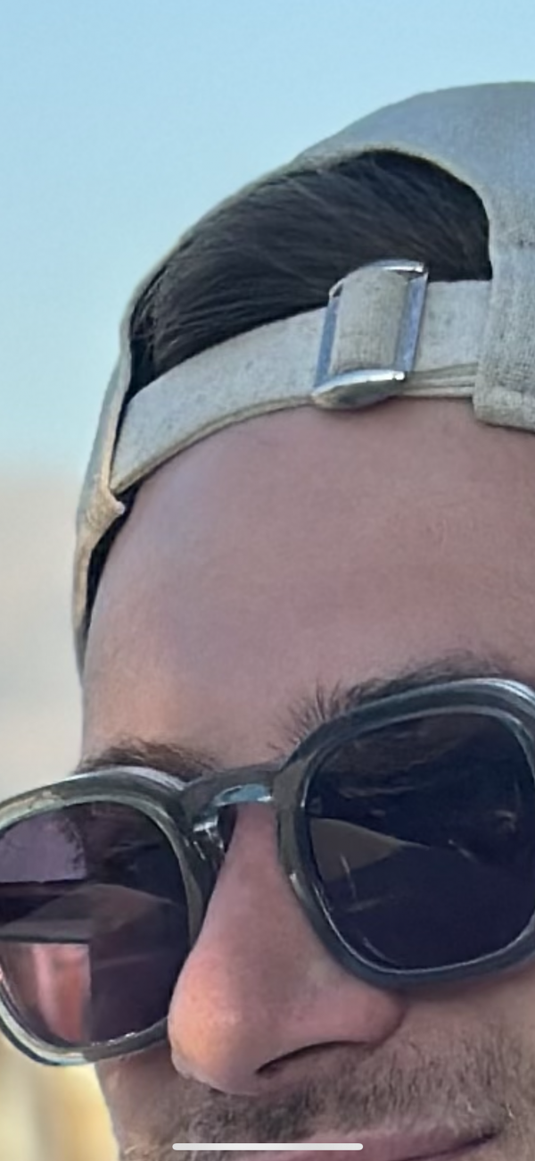 Lunettes de soleil en plastique transparent verte