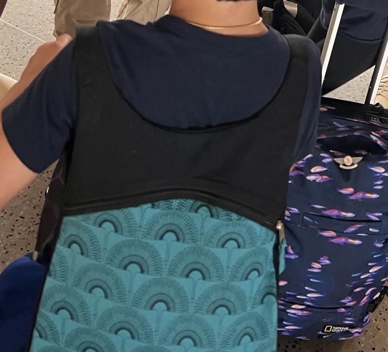 Sac a dos enfant tissu bleu et noir - taxi Roissy