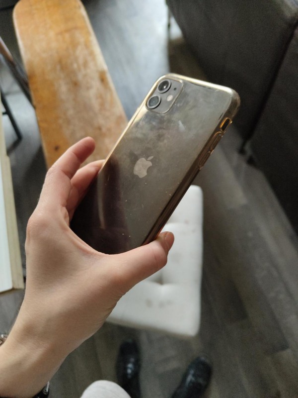 Iphone (?) Trouvé derrière la gare de Saint-Brieuc