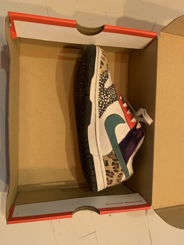 1 chaussure célibataire Nike AirForce édition limitée T36 Lyon 7 rue Michel Félizat